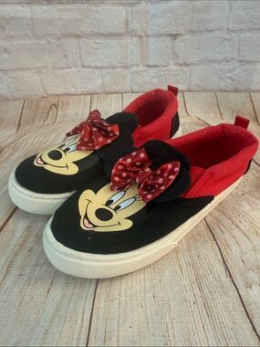 Kids Minnie Mouse Black and Red Slip-On Sneakers with Bow-Size 11 Toddler